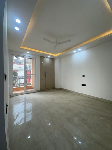 Room in 3 BHK Builder Floor at Saket – for Rent