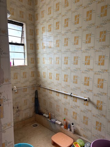 Bathroom in 1 BHK Apartment at Karve Nagar – for Rent