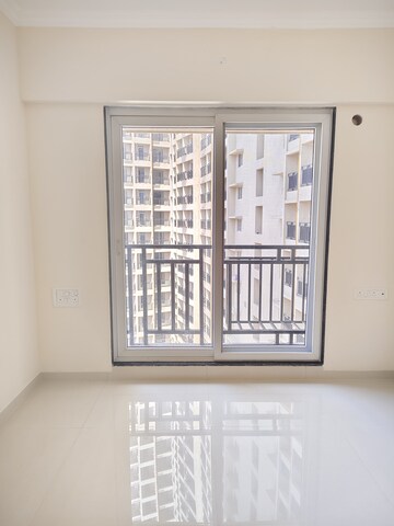 Room in 1 BHK Apartment at Raunak Bliss, Ghodbunder Road – for Sale