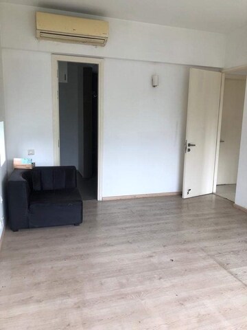 Room in 2 BHK Apartment at Ireo Skyon, Sector 60 – for Rent