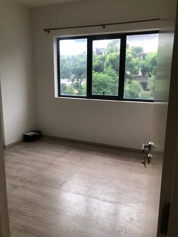 Room in 2 BHK Apartment at Ireo Skyon, Sector 60 – for Rent