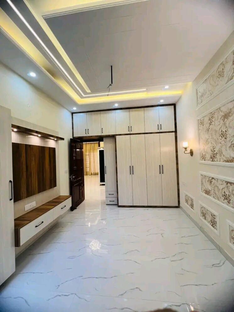 Room, sector 123 5 Bedroom 125 Sq.Yd. Independent House In Sector 123 Mohali 8275103