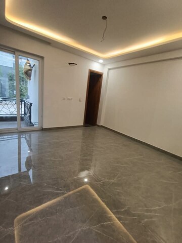 Room in 3 BHK Builder Floor at Saket – for Rent