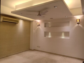 Room in 4 BHK Apartment at Panchsheel Vihar – for Sale