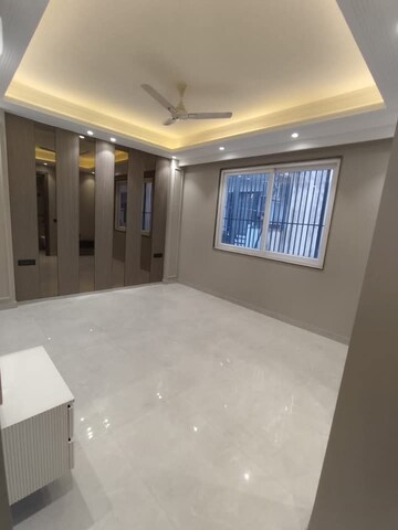 Room in 4 BHK Builder Floor at Saket – for Rent