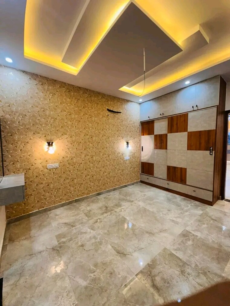 Room, ludhiana chandigarh hwy 2 Bedroom 111 Sq.Yd. Apartment In LudhianA Chandigarh Hwy Mohali 8275250