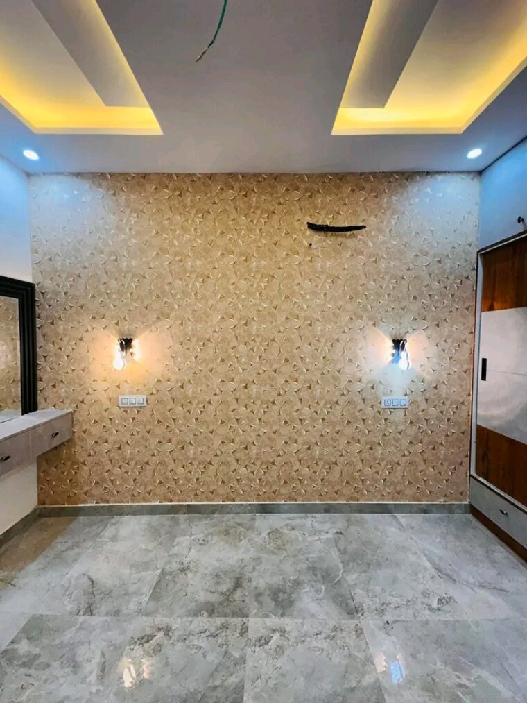 Room, ludhiana chandigarh hwy 2 Bedroom 111 Sq.Yd. Apartment In LudhianA Chandigarh Hwy Mohali 8275250