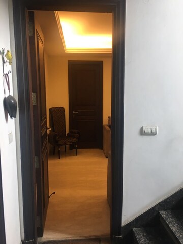 Room in 1 BHK Builder Floor at Panchsheel Park – for Rent