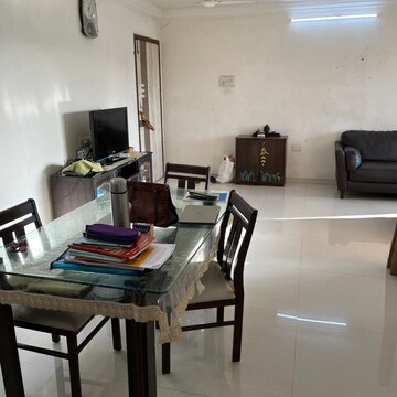 Team Area in 3 BHK Apartment at Safal Twins, Chembur – for Rent