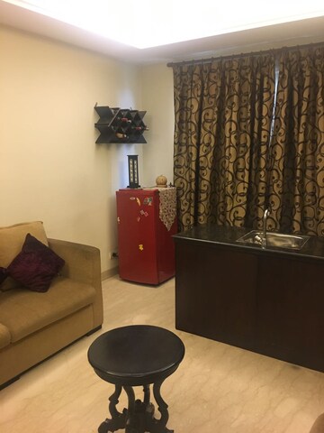 Furnished Amenities in 1 BHK Builder Floor at Panchsheel Park – for Rent