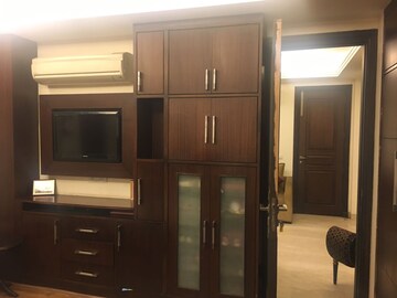 Furnished Amenities in 1 BHK Builder Floor at Panchsheel Park – for Rent