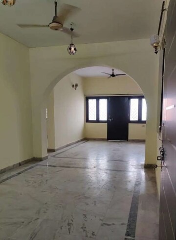 2 BHK Apartment For Rent in Hazratganj