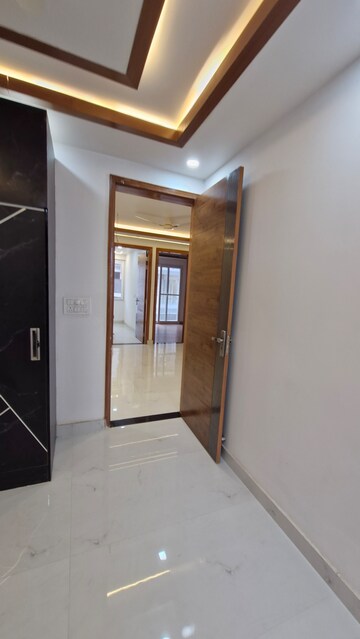Furnished Amenities in 3 BHK Builder Floor at Gms Road – for Rent