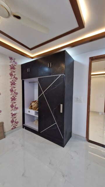 Furnished Amenities in 3 BHK Builder Floor at Gms Road – for Rent