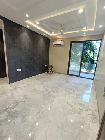 Room in 4 BHK Builder Floor at Saket – for Rent