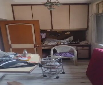 Room in 1 BHK Apartment at Dadar East – for Rent