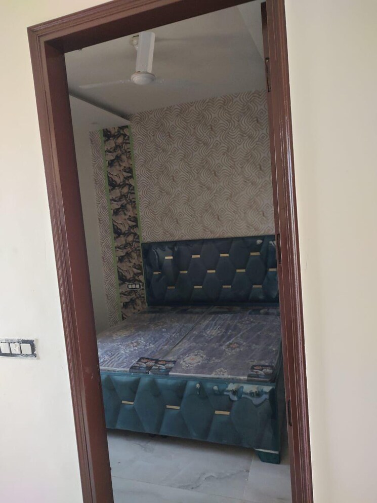 Room, bhago majra road 2 Bedroom 113 Sq.Yd. Apartment In Bhago Majra Road Kharar 8275359