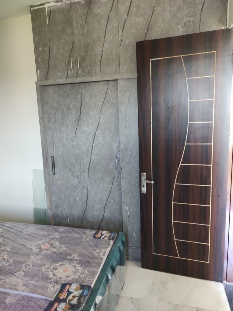 Room, bhago majra road 2 Bedroom 113 Sq.Yd. Apartment In Bhago Majra Road Kharar 8275359