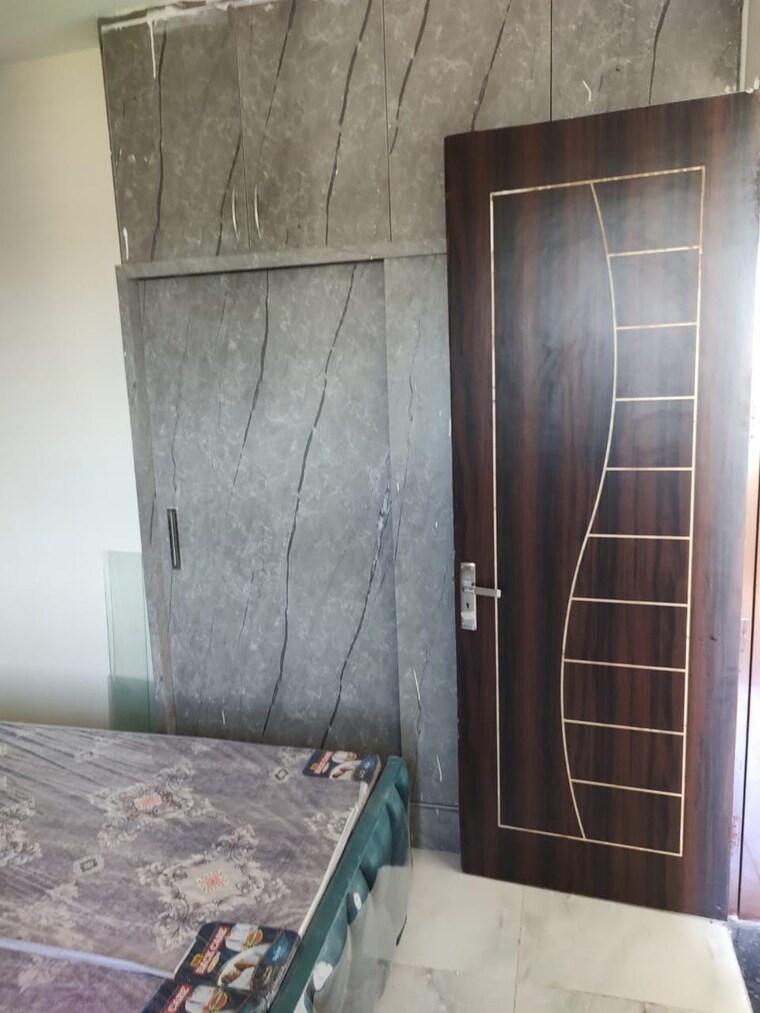 Room, bhago majra road 2 Bedroom 113 Sq.Yd. Apartment In Bhago Majra Road Kharar 8275359