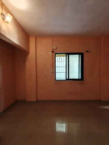 Room in 2 BHK Apartment at Dadlani Park, Majiwada – for Rent