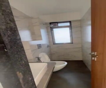 Bathroom in 4 BHK Apartment at Matunga East – for Rent
