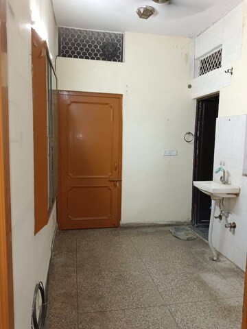 Bathroom in 1 BHK Builder Floor at Lajpat Nagar 4 – for Rent