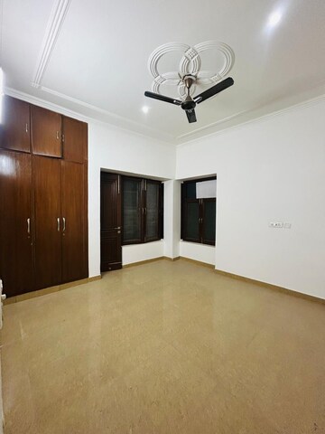 Room in 2 BHK Apartment at Saket – for Rent