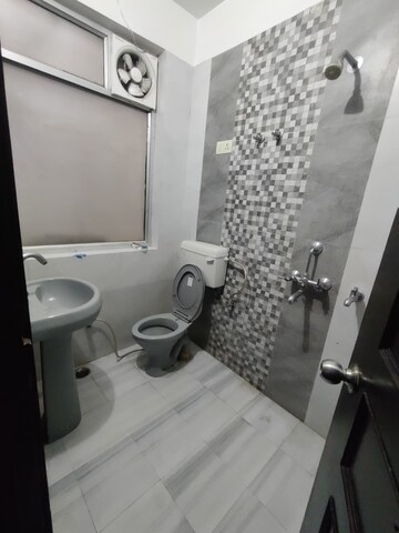 Bathroom in 1 BHK Independent House at Gomti Nagar – for Rent