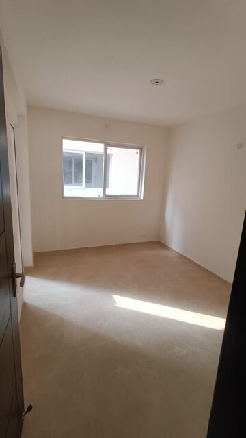 Room in 2 BHK Builder Floor at Signature Global Park 4 and 5, Sohna Sector 36 – for Rent