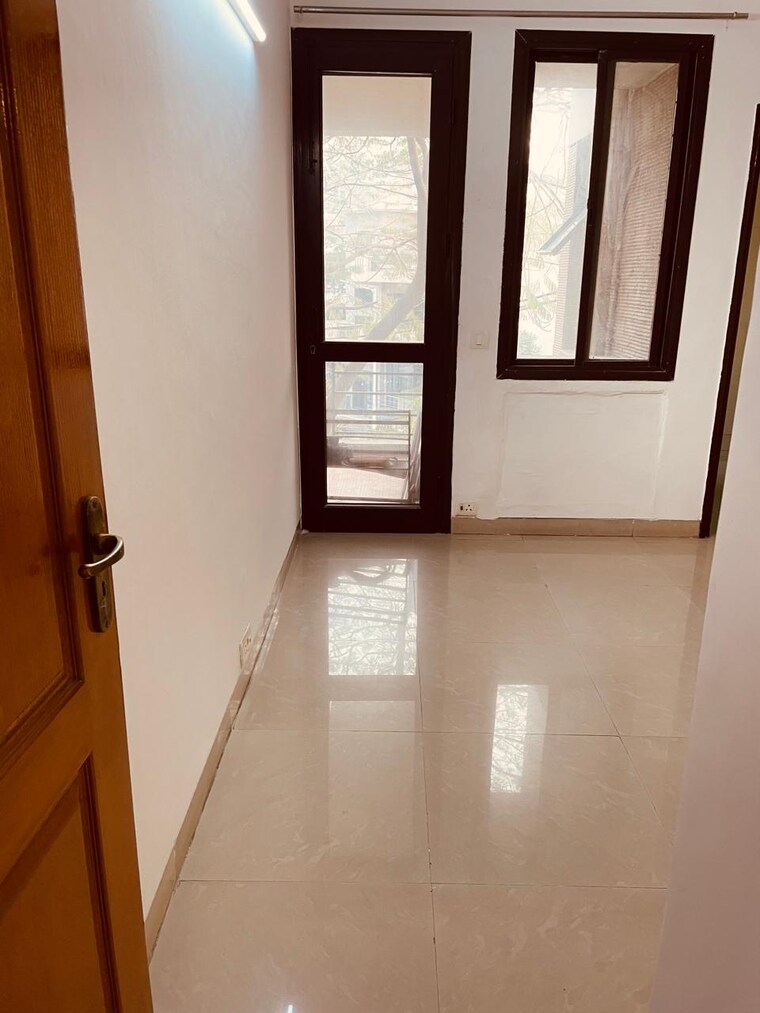 Room, vipul-world-floors 3.5 Bedroom 300 Sq.Yd. Builder Floor In Sector 48 Gurgaon 8275545