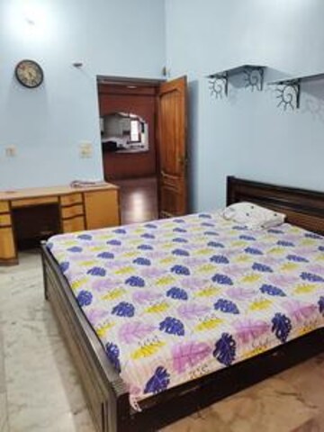 Bedroom in 3 BHK Builder Floor at DLF Vibhuti Khand, Gomti Nagar – for Rent
