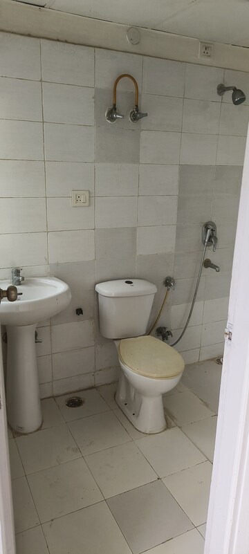 Bathroom in 2 BHK Builder Floor at BPTP Parkland Pride, Sector 77 – for Sale