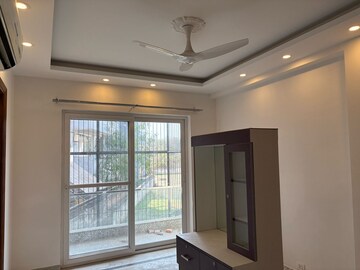 Room in 3 BHK Builder Floor at DLF Moulsari Arcade, Sector 24 – for Rent