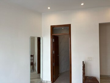 Room in 3 BHK Builder Floor at DLF Moulsari Arcade, Sector 24 – for Rent