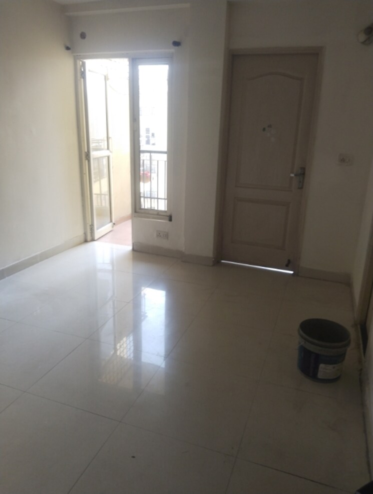 Room, maxblis-grand-kingston 1 Bedroom 615 Sq.Ft. Apartment In Sector 75 Noida 8275903