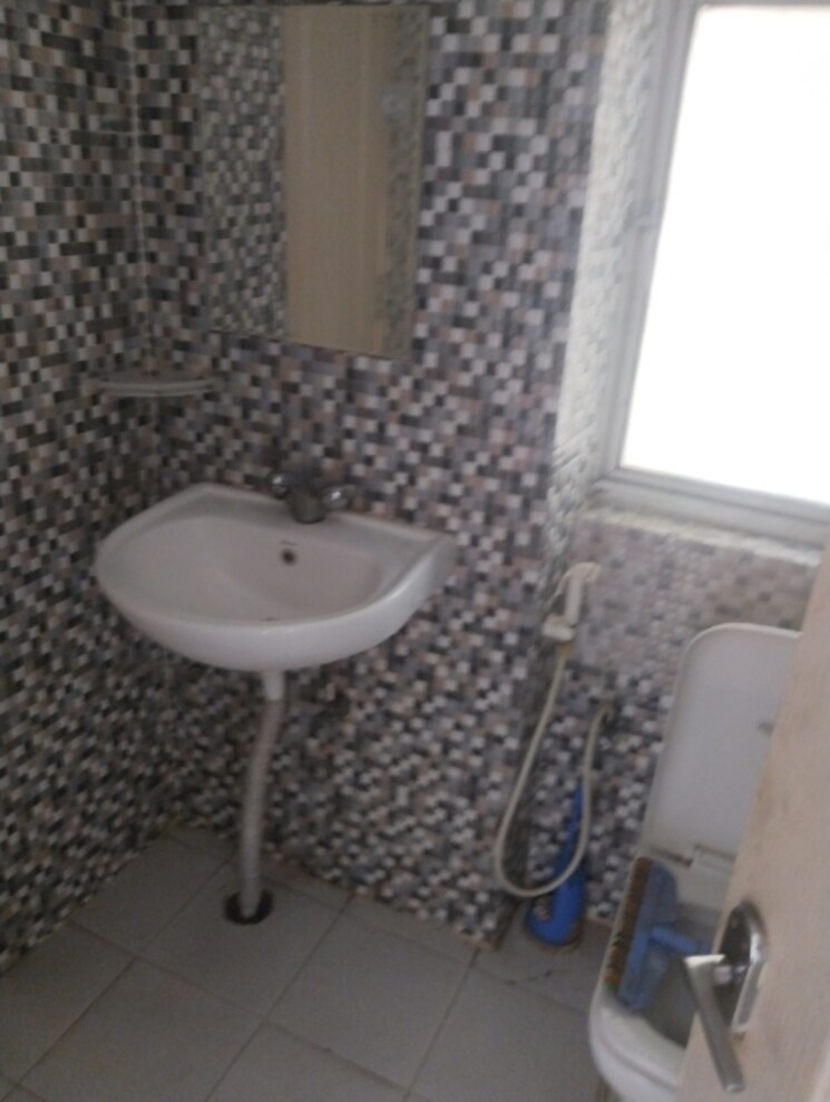 Bathroom, maxblis-grand-kingston 1 Bedroom 615 Sq.Ft. Apartment In Sector 75 Noida 8275903