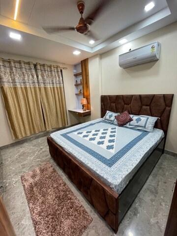Bedroom in 2 BHK Builder Floor at Paschim Vihar – for Rent