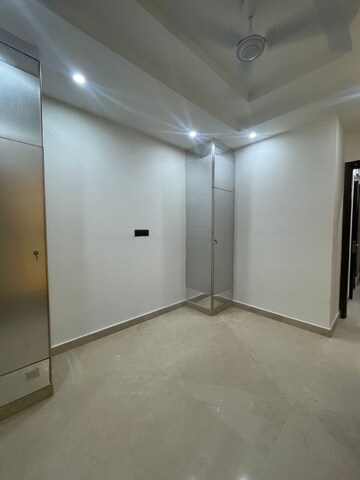 Room in 2 BHK Builder Floor at Paschim Vihar – for Rent