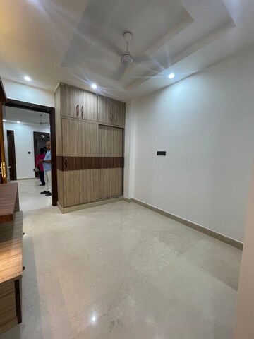 Room in 2 BHK Builder Floor at Paschim Vihar – for Rent