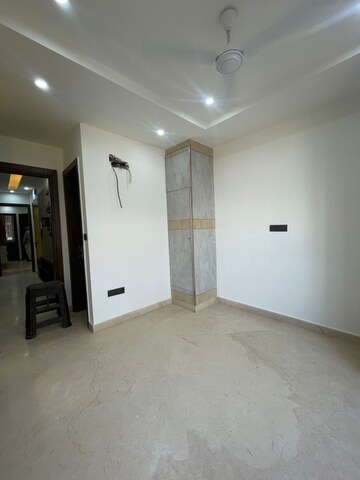 Room in 2 BHK Builder Floor at Paschim Vihar – for Rent