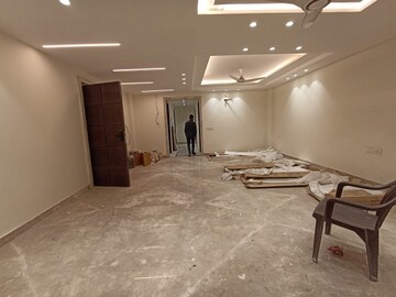 Master Bedroom in 3.5 BHK Builder Floor at Paschim Vihar – for Rent