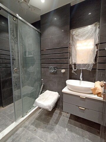 Bathroom in 3.5 BHK Builder Floor at Paschim Vihar – for Rent