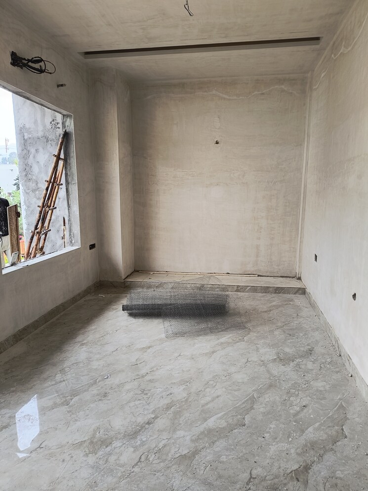 Balcony, sahastradhara road 3.5 Bedroom 130 Sq.Yd. Villa In Sahastradhara Road Dehradun 8276267