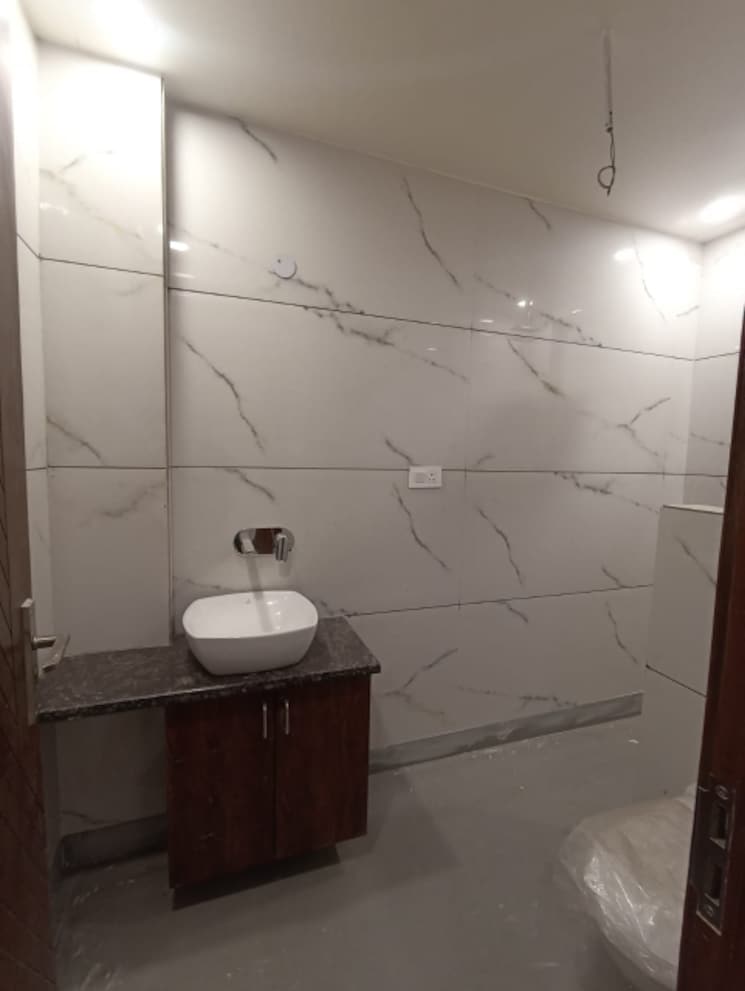 Bathroom, paschim vihar 3 Bedroom 1800 Sq.Ft. Builder Floor In Paschim Vihar Delhi 8276270