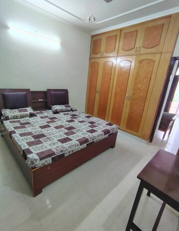 2 BHK Builder Floor For Rent in Saket