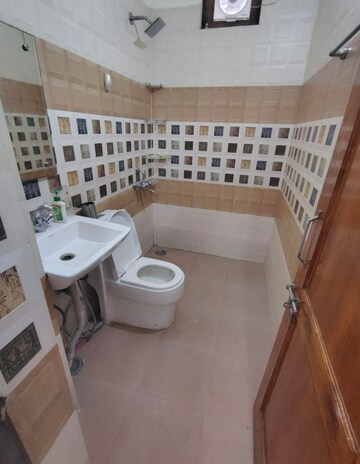 Bathroom in 2 BHK Builder Floor at Saket – for Rent