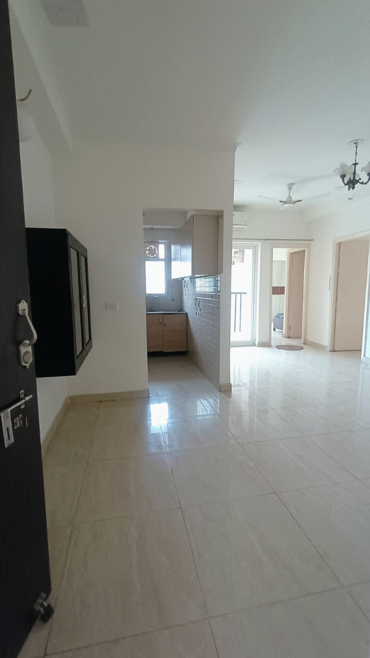 2 BHK Apartment For Sale in Gaur City 2 - 14th Avenue