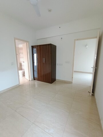 Room in 2 BHK Apartment at Gaur City 2 - 14th Avenue, Sector 16c Greater Noida – for Sale