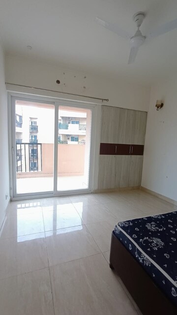 Room in 2 BHK Apartment at Gaur City 2 - 14th Avenue, Sector 16c Greater Noida – for Sale