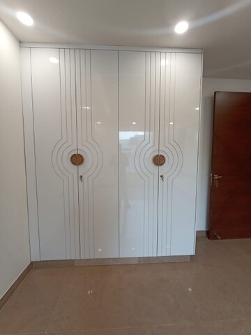 Room in 3 BHK Builder Floor at Paschim Vihar – for Rent
